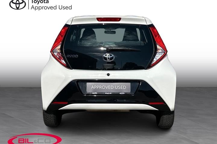 Hvid Toyota Aygo fra 2019
