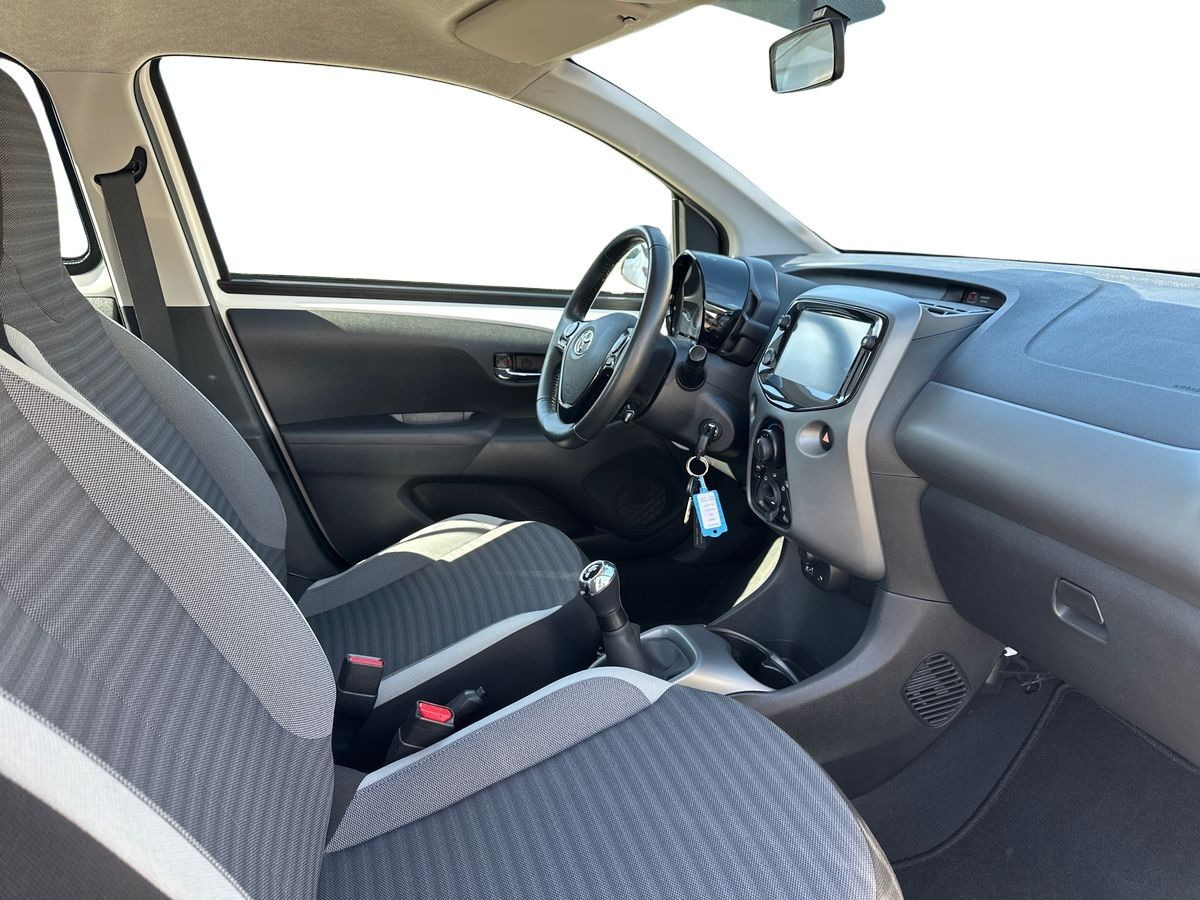 Hvid Toyota Aygo fra 2019