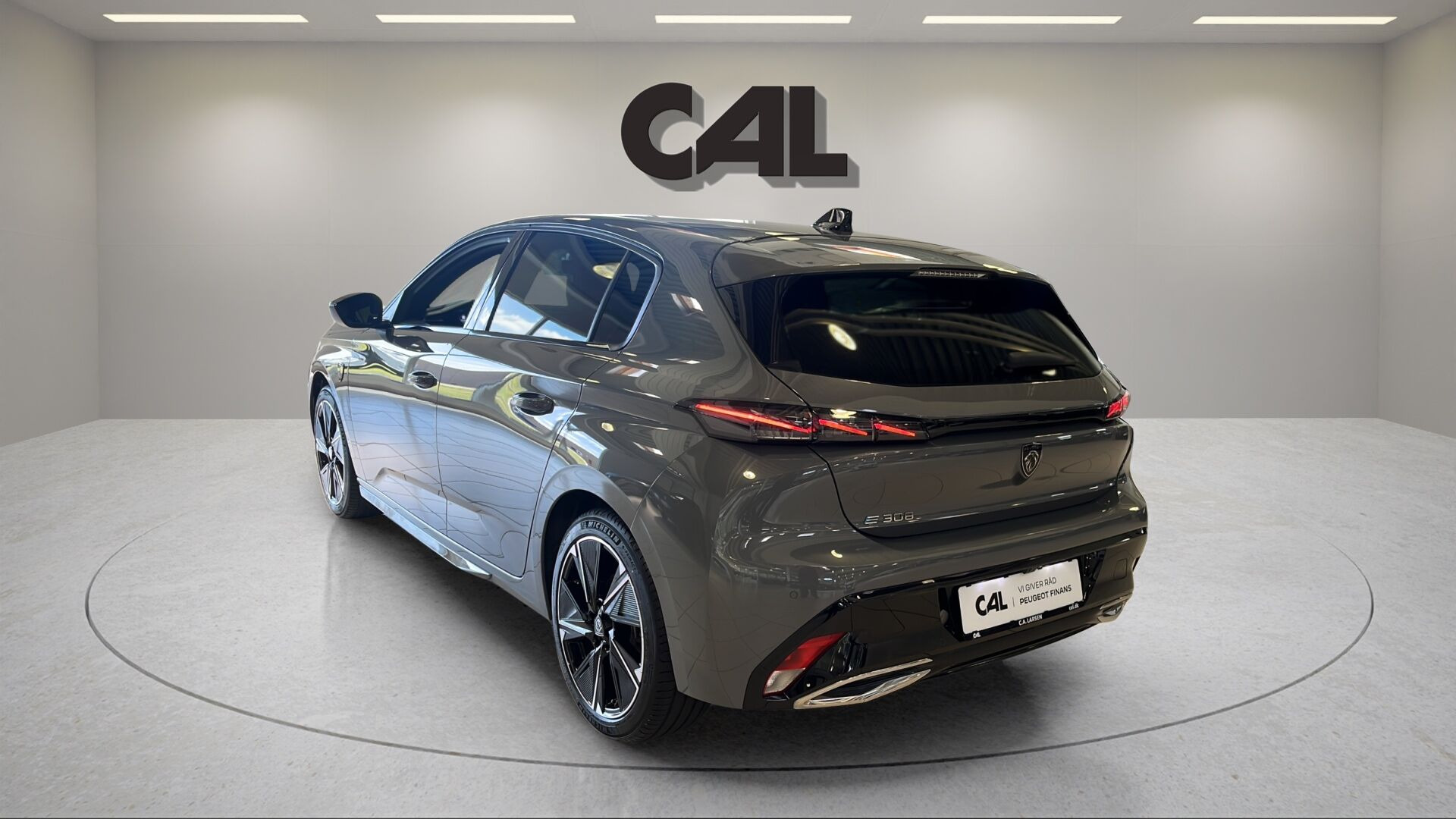 Grå Peugeot E-308 fra 2023