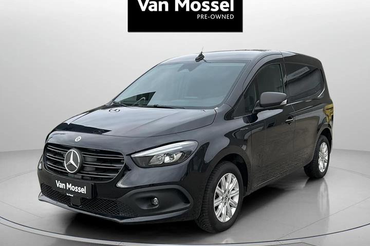 Sort Mercedes eCitan fra 2024 set udefra