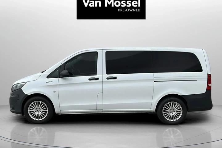 Hvid Mercedes eVito fra 2023