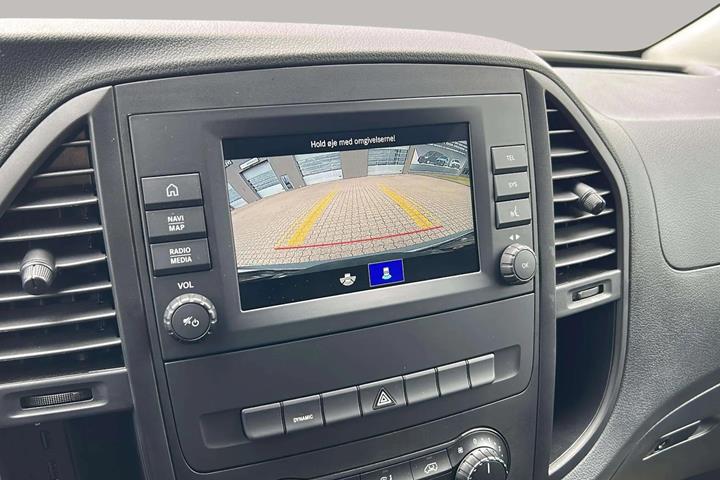 Hvid Mercedes eVito fra 2023