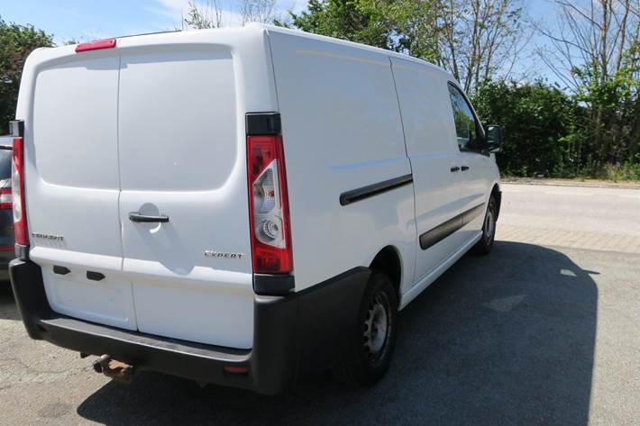 Hvid Peugeot Expert fra 2015