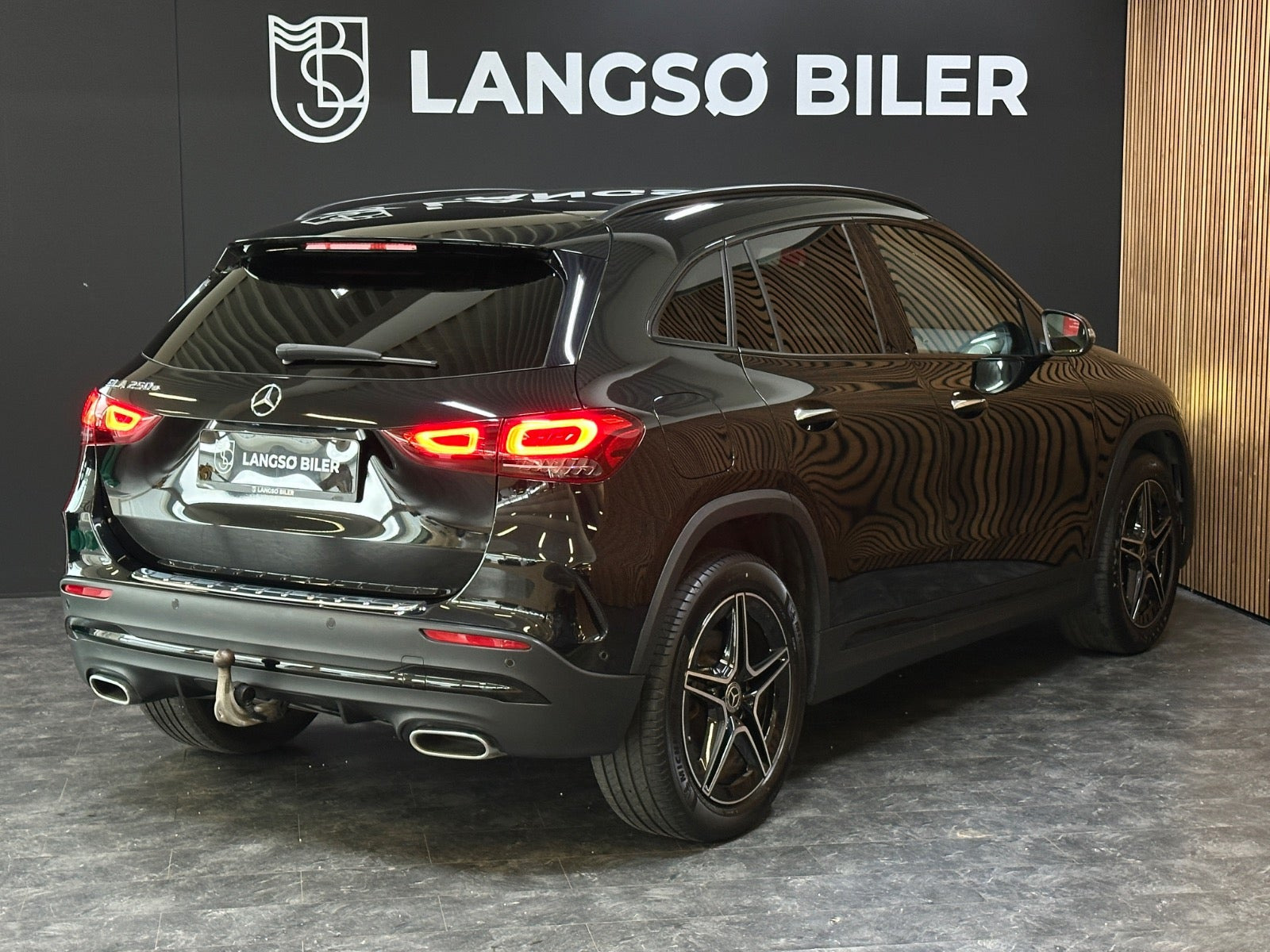 Sort Mercedes GLA250 e fra 2022