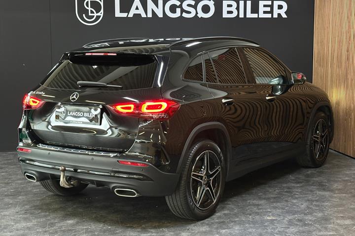 Sort Mercedes GLA250 e fra 2022