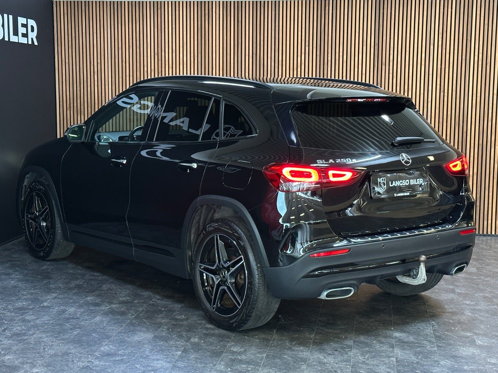 Sort Mercedes GLA250 e fra 2022