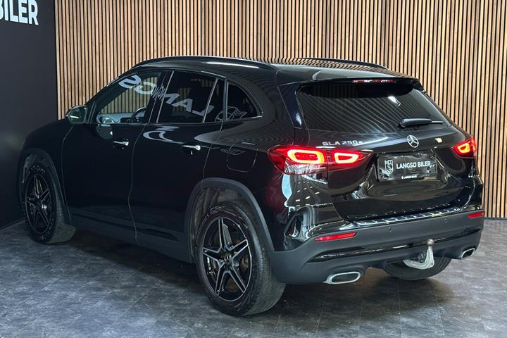 Sort Mercedes GLA250 e fra 2022