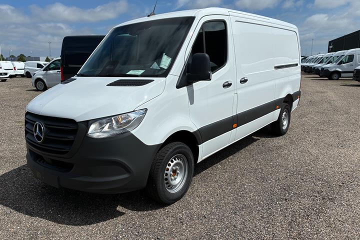 Hvid Mercedes Sprinter 317 fra 2026