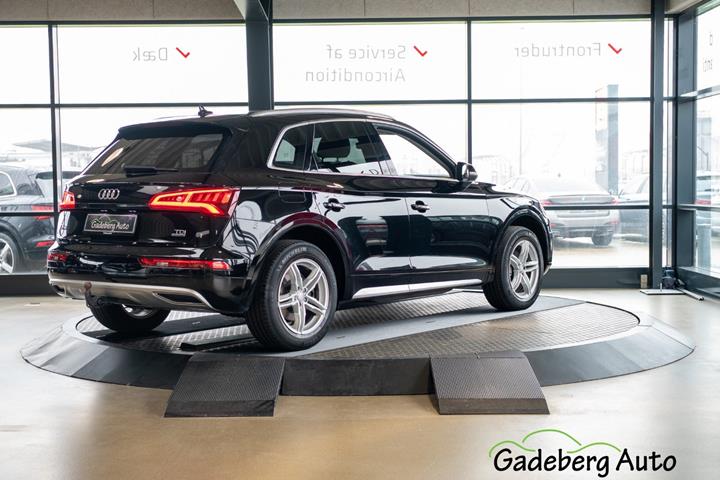 Sort Audi Q5 fra 2017