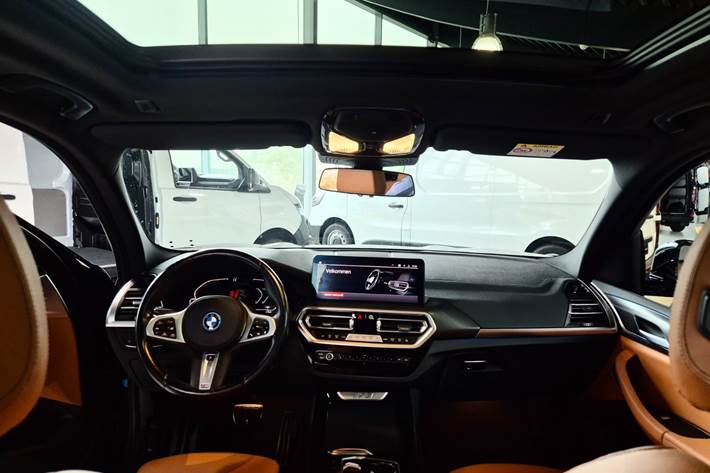 Blå BMW iX3 fra 2024