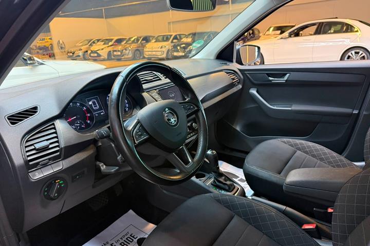 Grå Skoda Fabia fra 2018