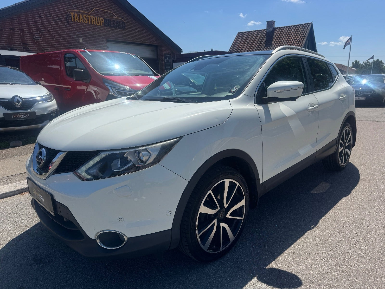 undefined Nissan Qashqai fra 2014