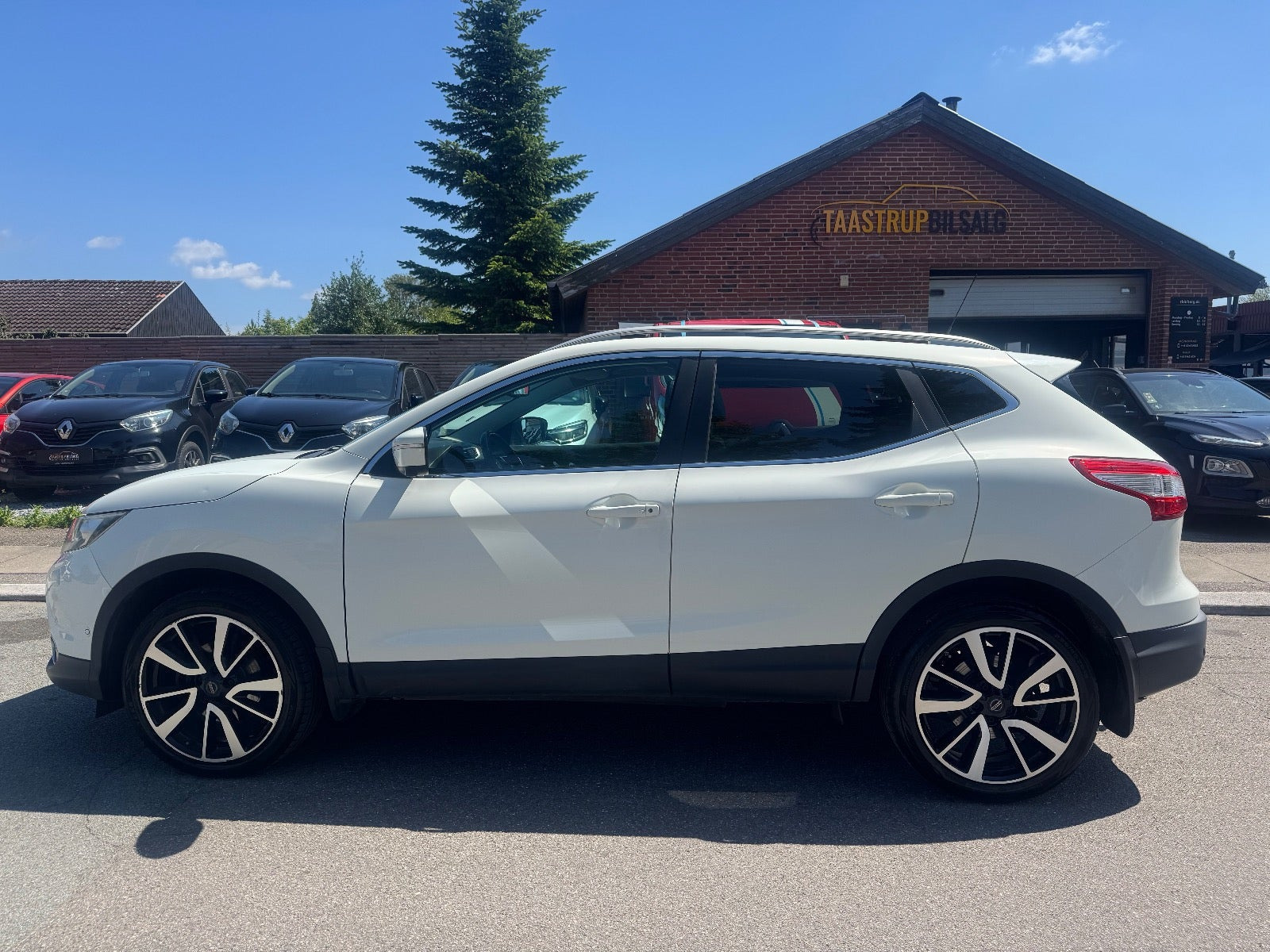 undefined Nissan Qashqai fra 2014