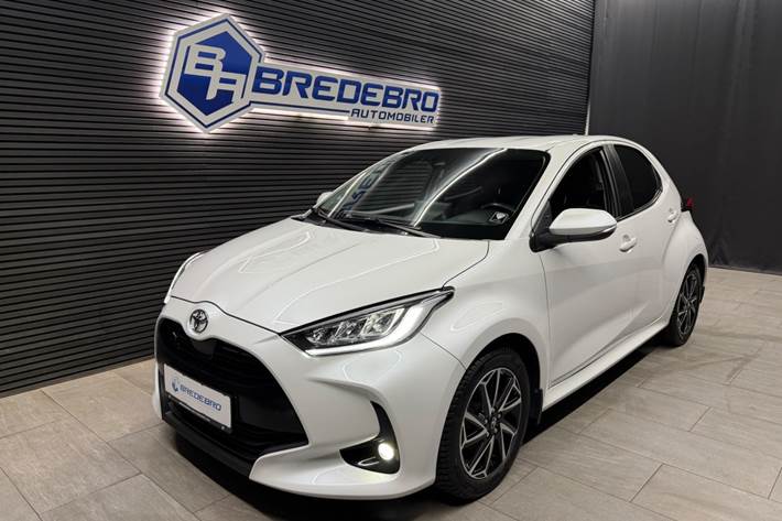 Hvid Toyota Yaris fra 2021