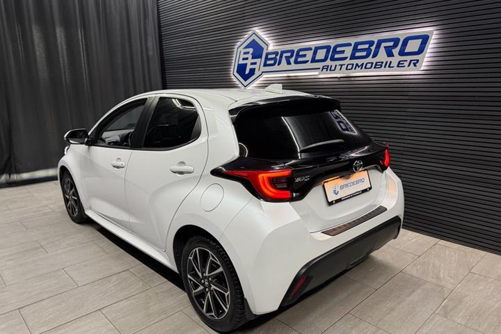 Hvid Toyota Yaris fra 2021