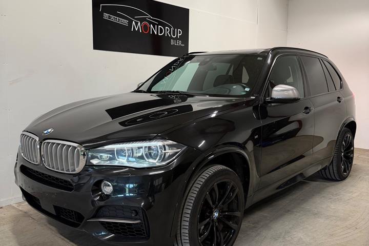 Sort BMW X5 fra 2015 set udefra