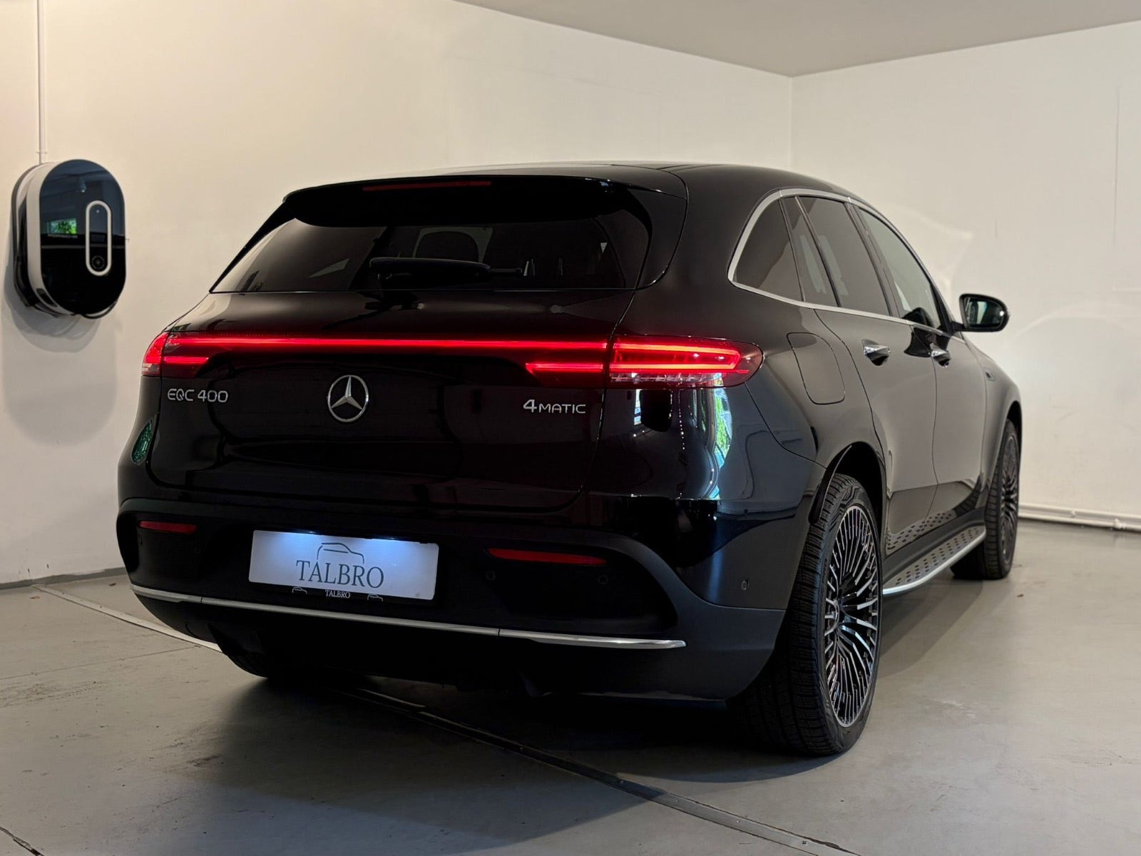 Sort Mercedes EQC400 fra 2021