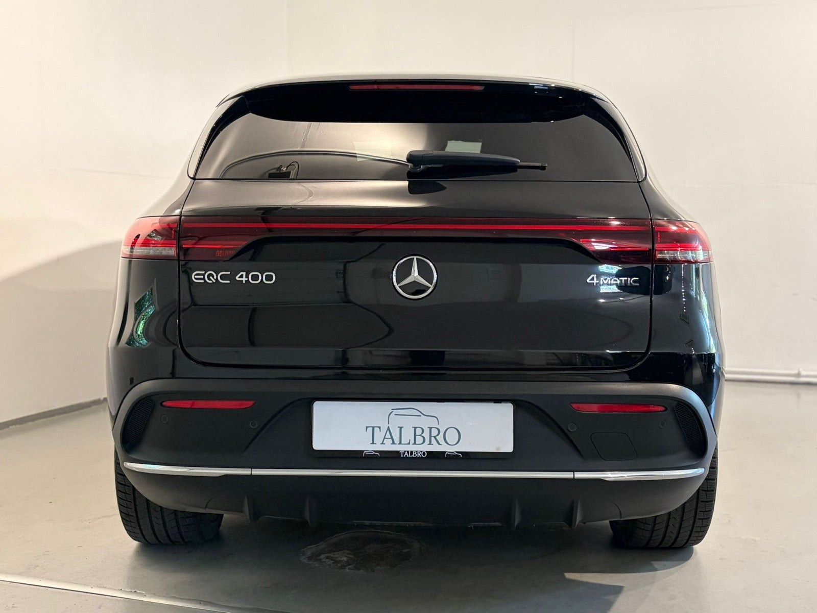 Sort Mercedes EQC400 fra 2021
