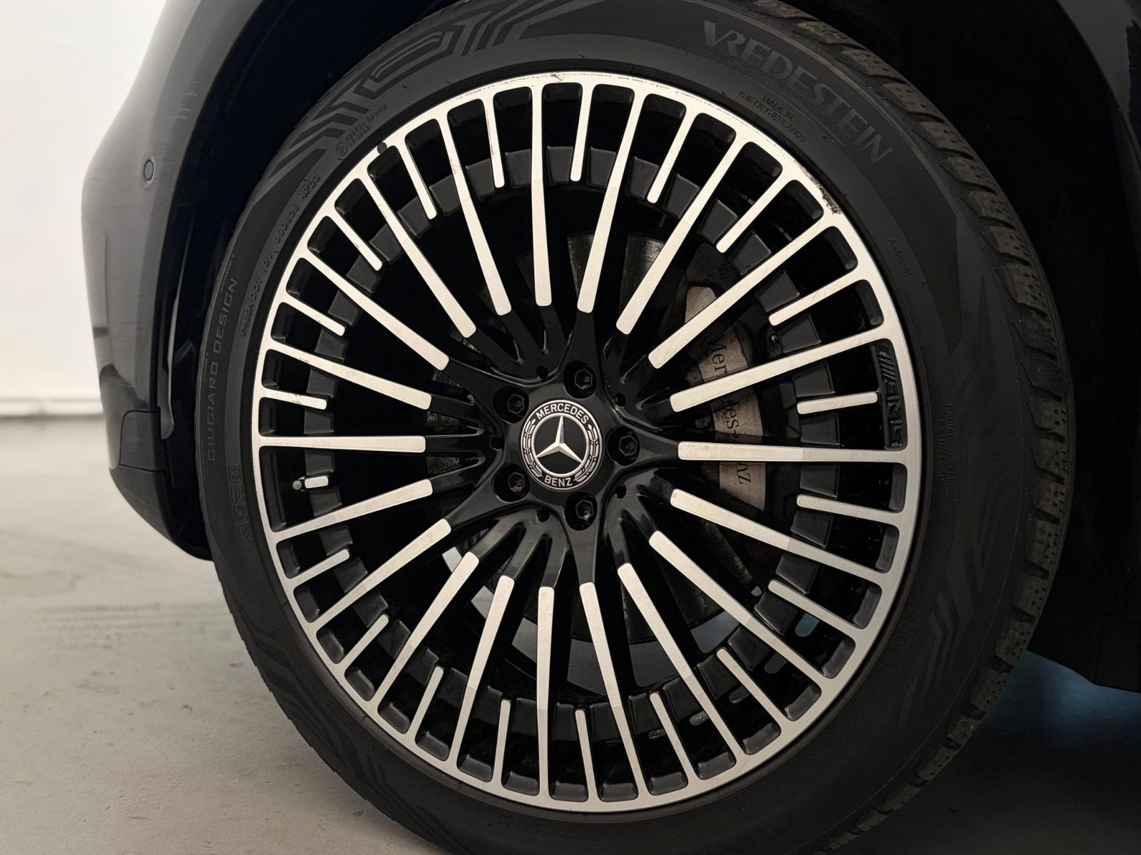Sort Mercedes EQC400 fra 2021