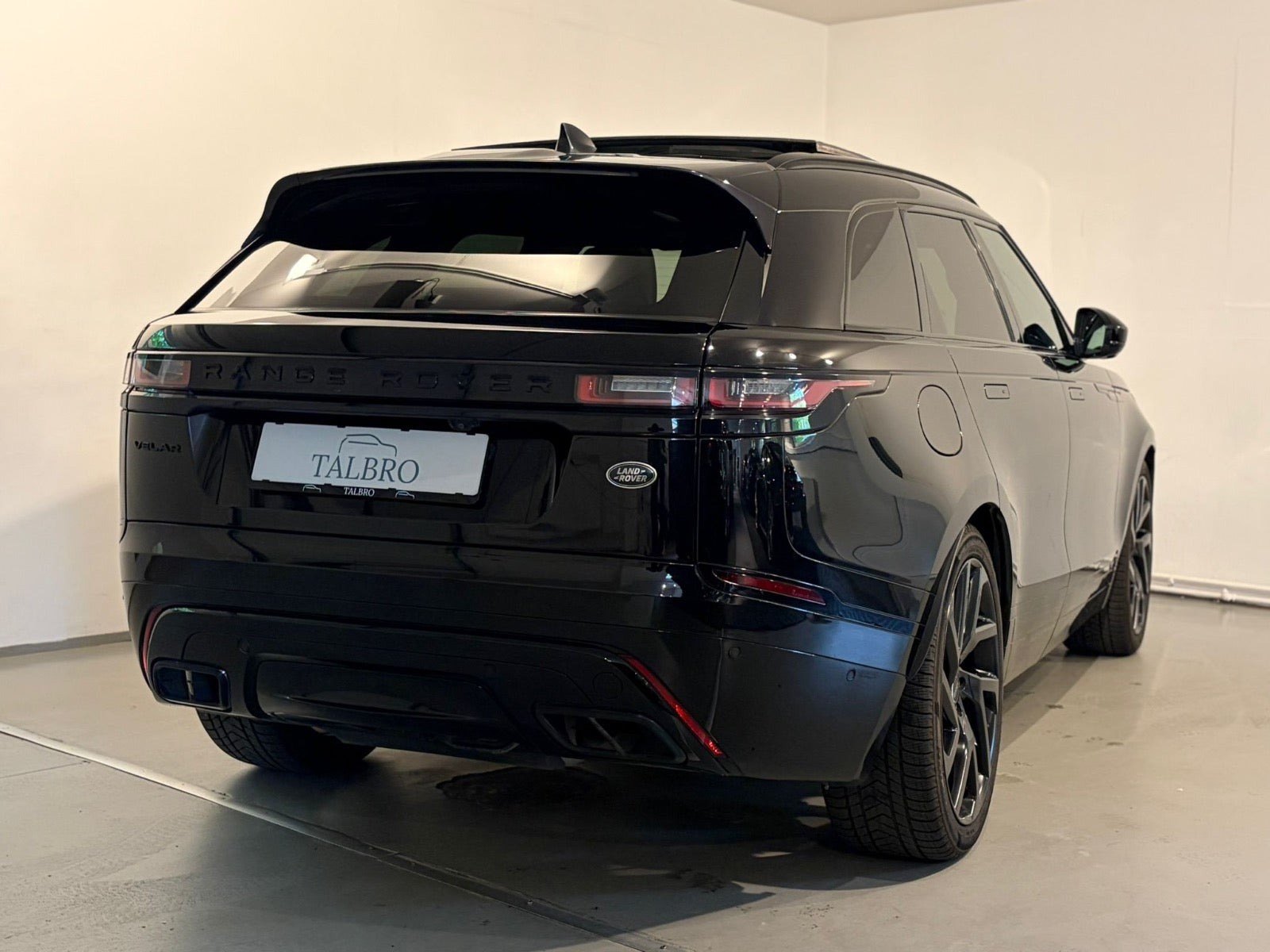 Sort Land Rover Range Rover Velar fra 2018