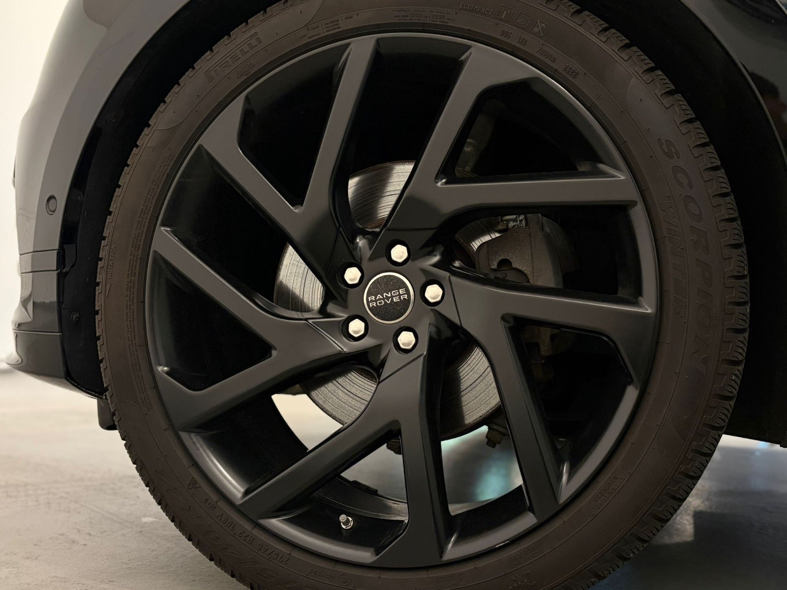 Sort Land Rover Range Rover Velar fra 2018