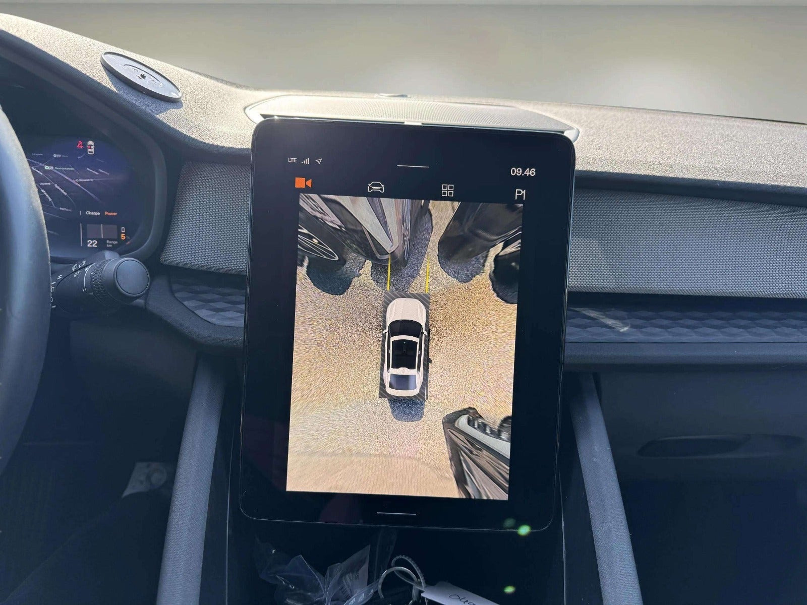 Hvid Polestar 2 fra 2022