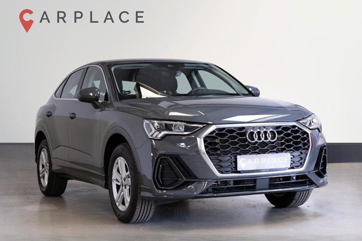 Grå Audi Q3 fra 2022