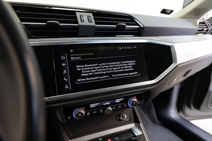 Grå Audi Q3 fra 2022