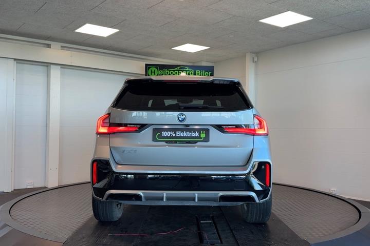 Sølv BMW iX1 fra 2024