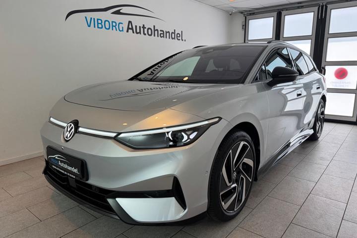 Sølv VW ID.7 fra 2025 set udefra