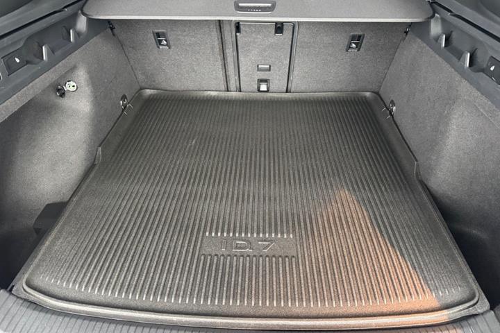 Sølv VW ID.7 fra 2025