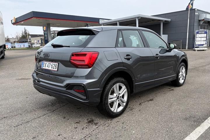 Grå Audi Q2 fra 2026