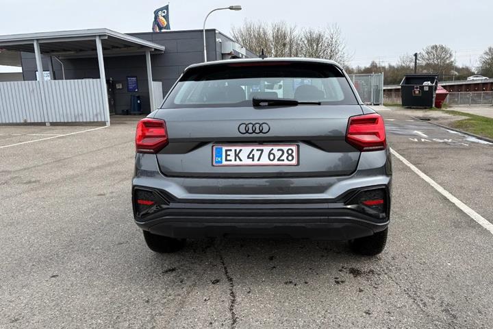 Grå Audi Q2 fra 2026