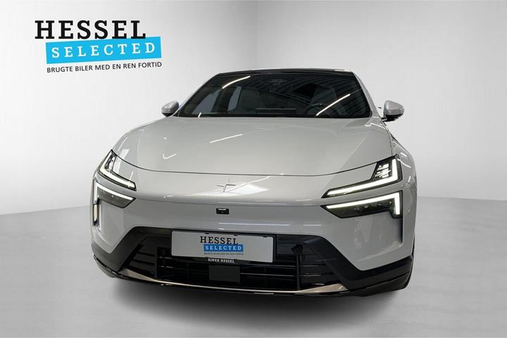 Hvid Polestar 4 fra 2026