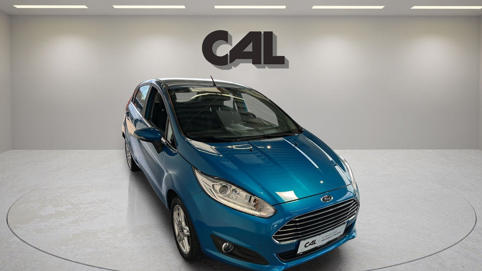 Blå Ford Fiesta fra 2014