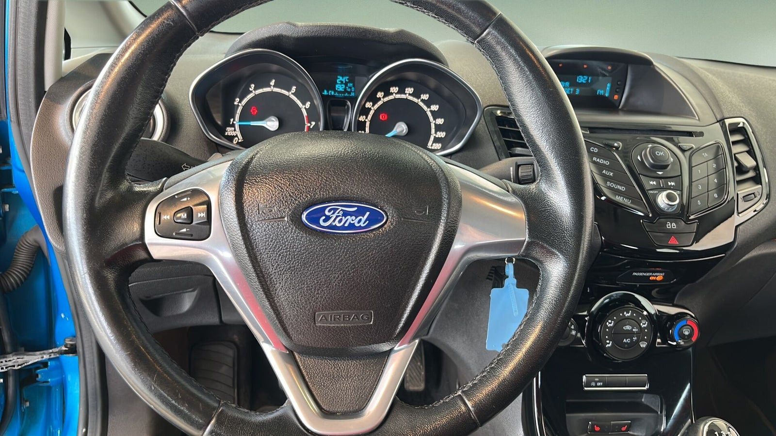 Blå Ford Fiesta fra 2014