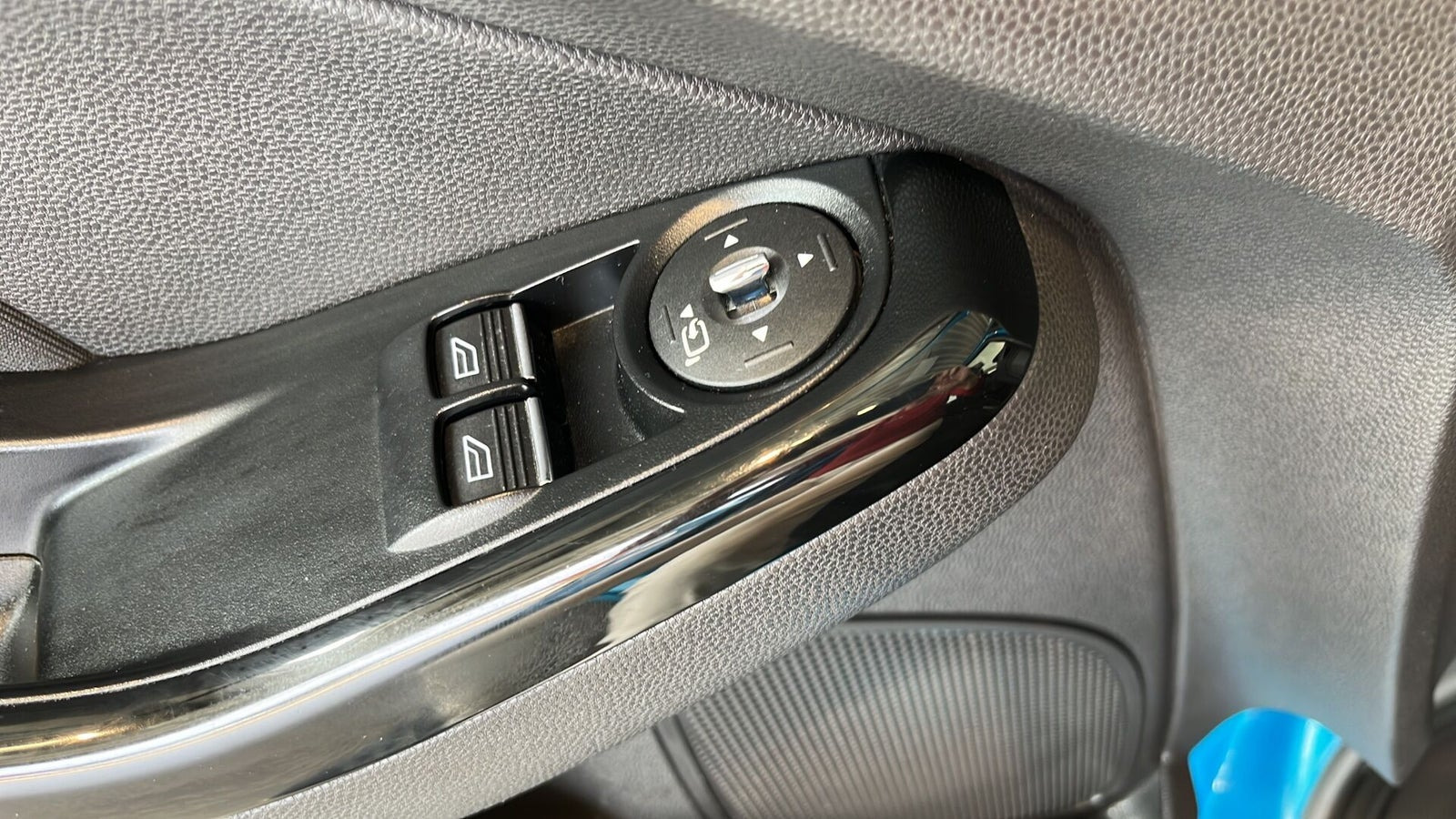 Blå Ford Fiesta fra 2014