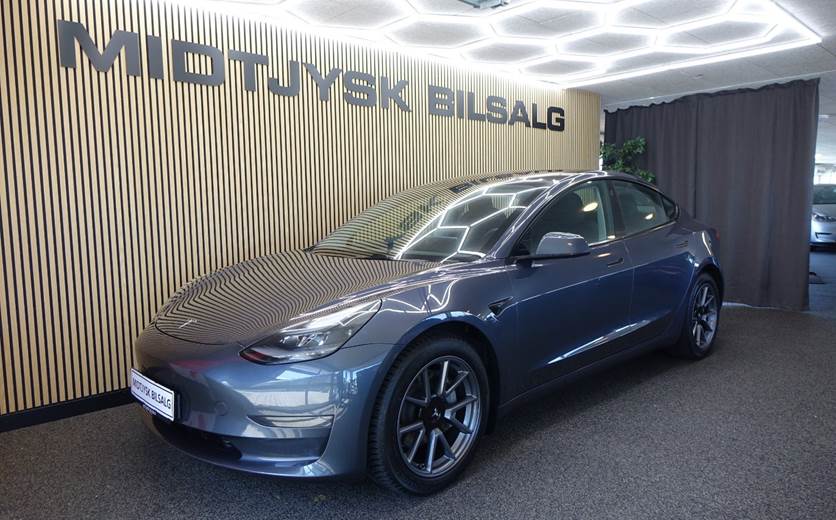 Tesla Model 3 Long Range AWD