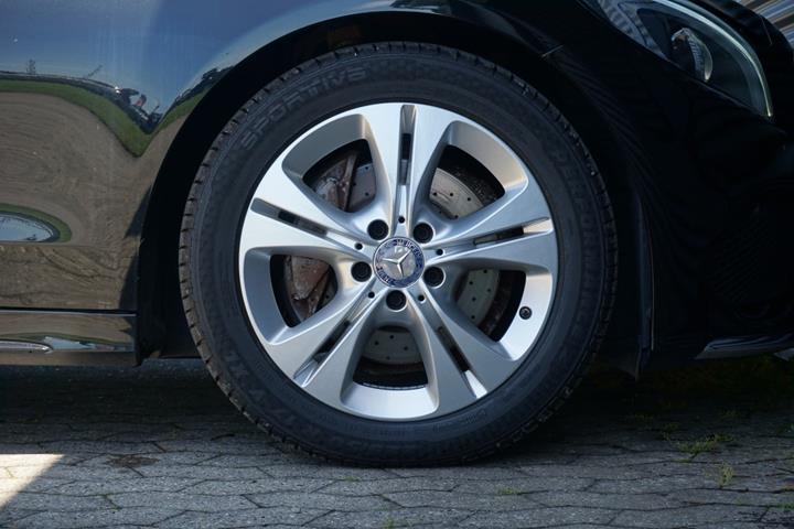 Sort Mercedes C220 d fra 2017