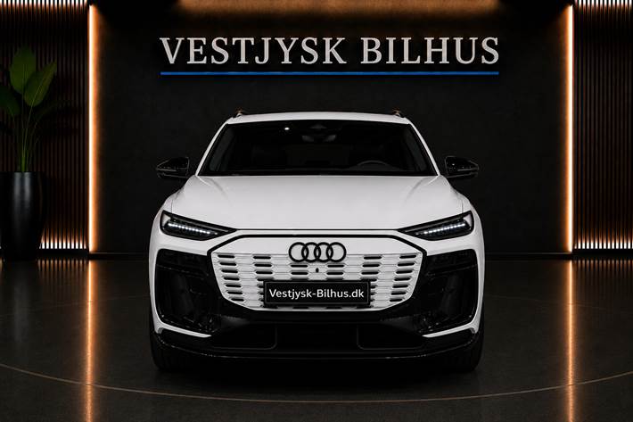 Hvid Audi Q6 e-tron fra 2025