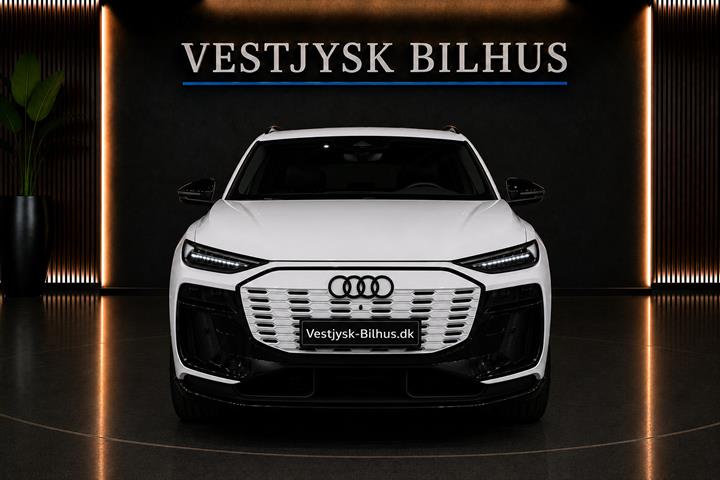 Hvid Audi Q6 e-tron fra 2025