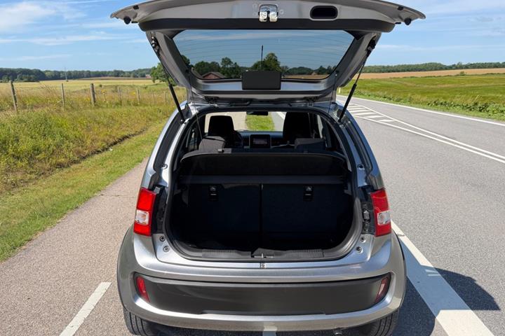 Grå Suzuki Ignis fra 2017