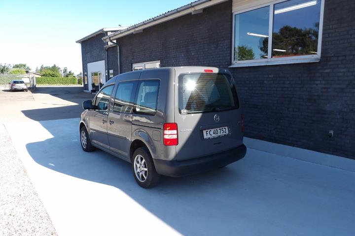 Grå VW Caddy fra 2012