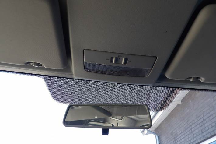 Grå VW Caddy fra 2012