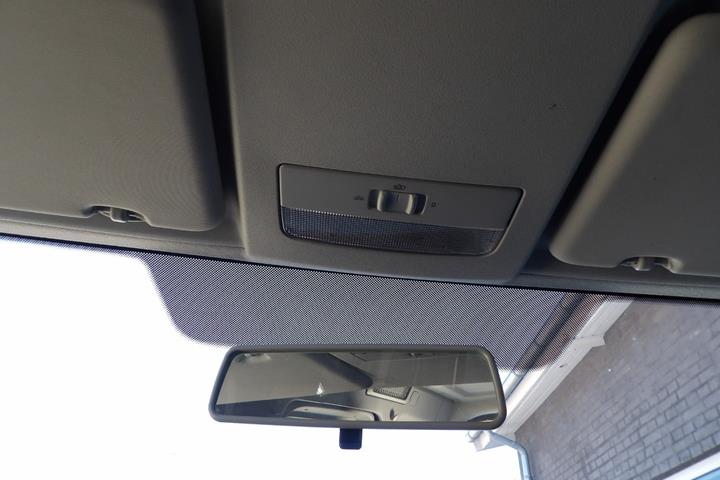 Grå VW Caddy fra 2012