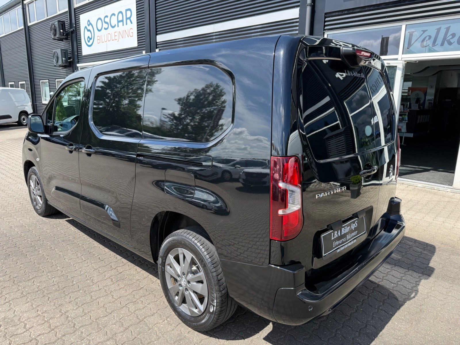 Sort Peugeot Partner fra 2022