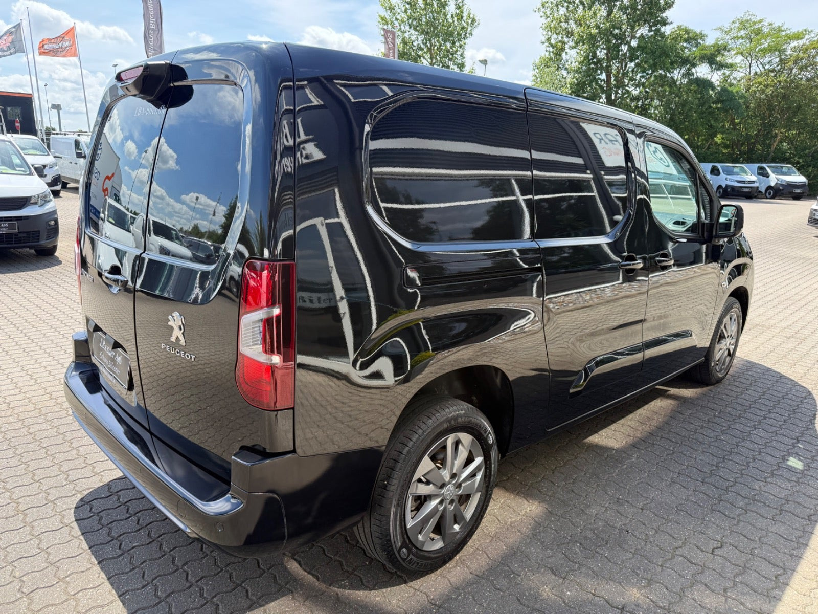 Sort Peugeot Partner fra 2022