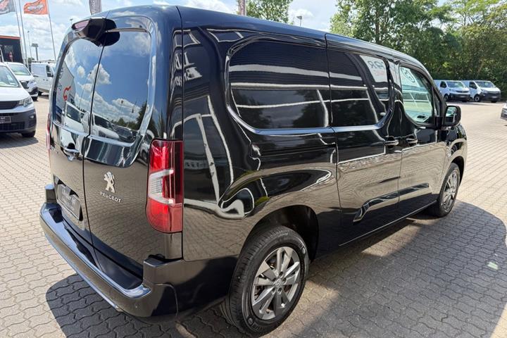 Sort Peugeot Partner fra 2022