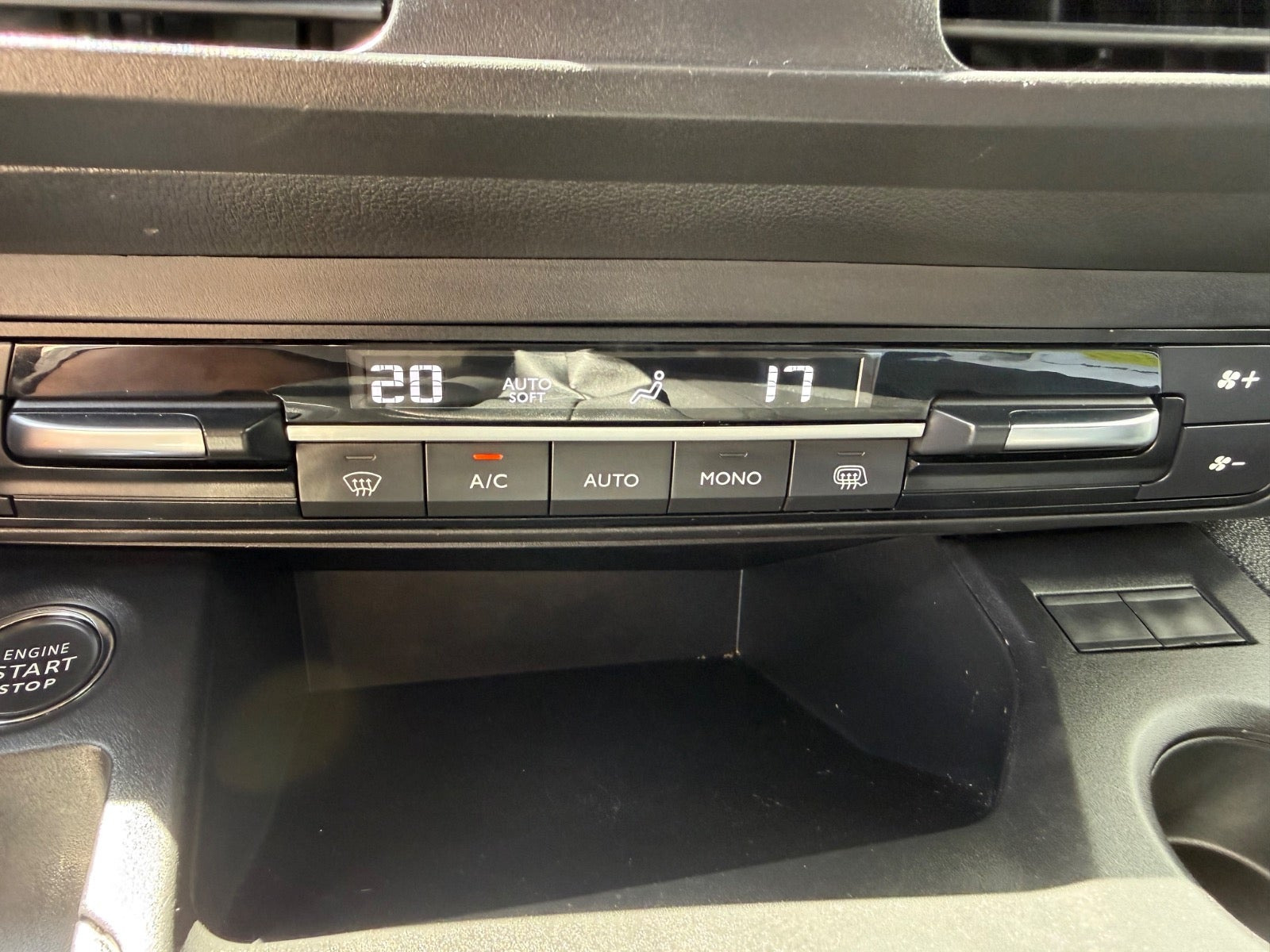 Sort Peugeot Partner fra 2022
