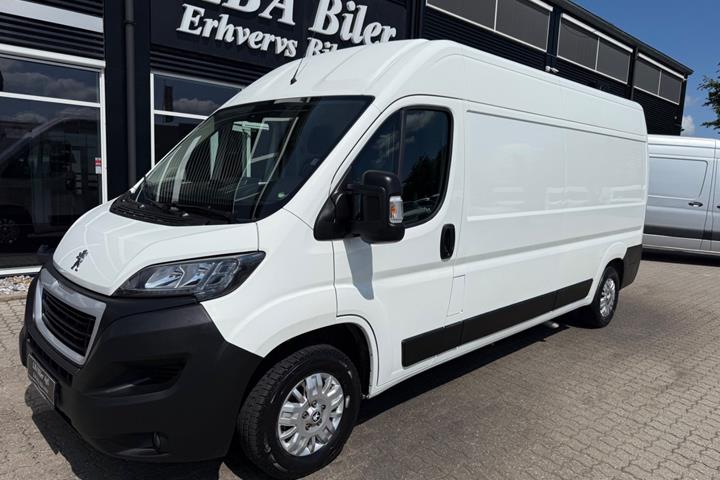 Hvid Peugeot Boxer 333 fra 2021
